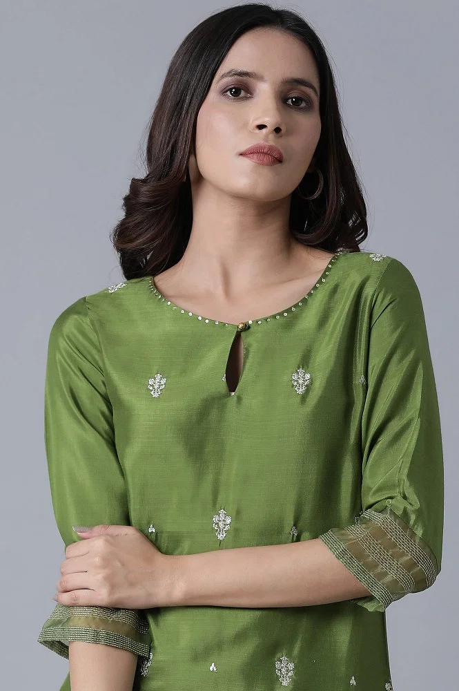 Green Embroidered kurta