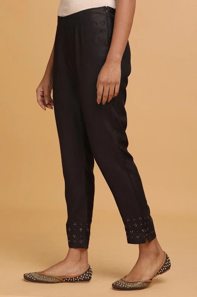 Ladies Black Ankle Length Cotton Pant, Size: Medium, Skin Fit at Rs  218/piece in New Delhi