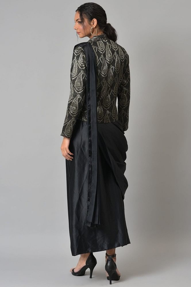 Beautiful saree with long jacket