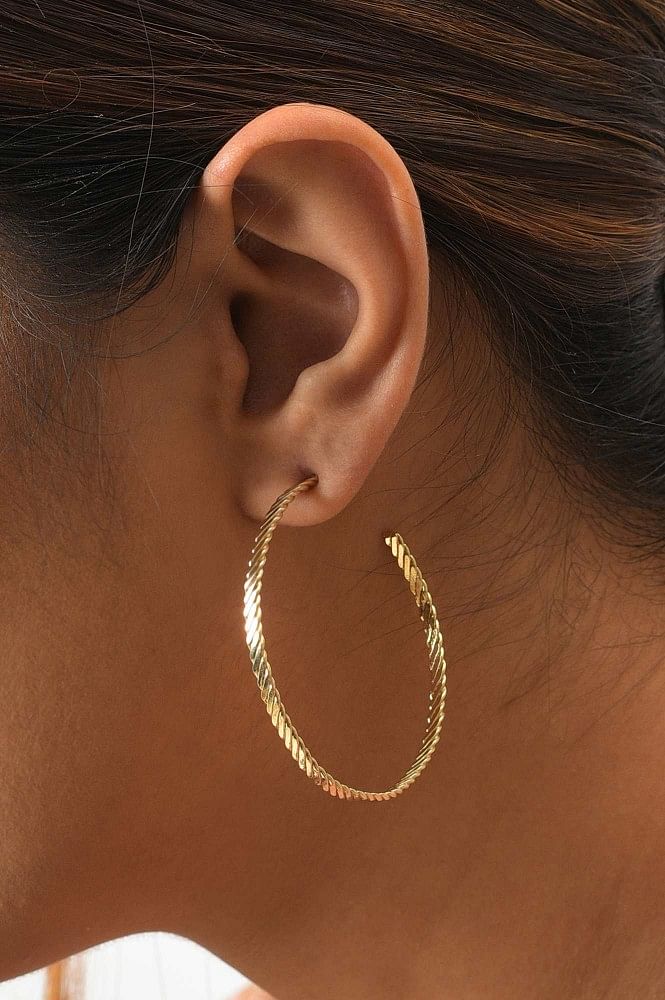 Memoir Gold plated Brass, Big simple Hoop bali fashion earrings for Girls  and Women Brass Hoop Earring : Anna Singh: Amazon.in: Fashion