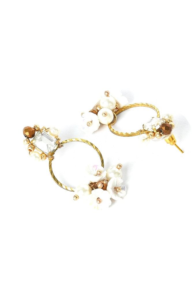 White Flower Pearl Earrings, Bridal Jewelry, Bridal Stud Earrings, Bri –  TheMillenniumBride