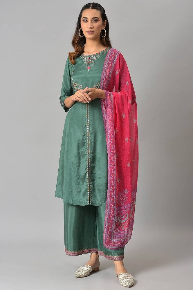 Dry Cleaning Straight Solid Embroidery Green Pure Cotton Kurtis at Best  Price in New Delhi | Zubic Exports India Private Limited