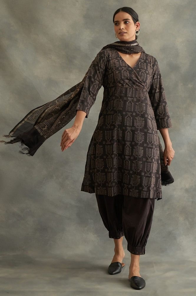Black Poly Silk Straight Pant Salwar Kameez | Combination fashion, Suits  for women, Fashion design dress
