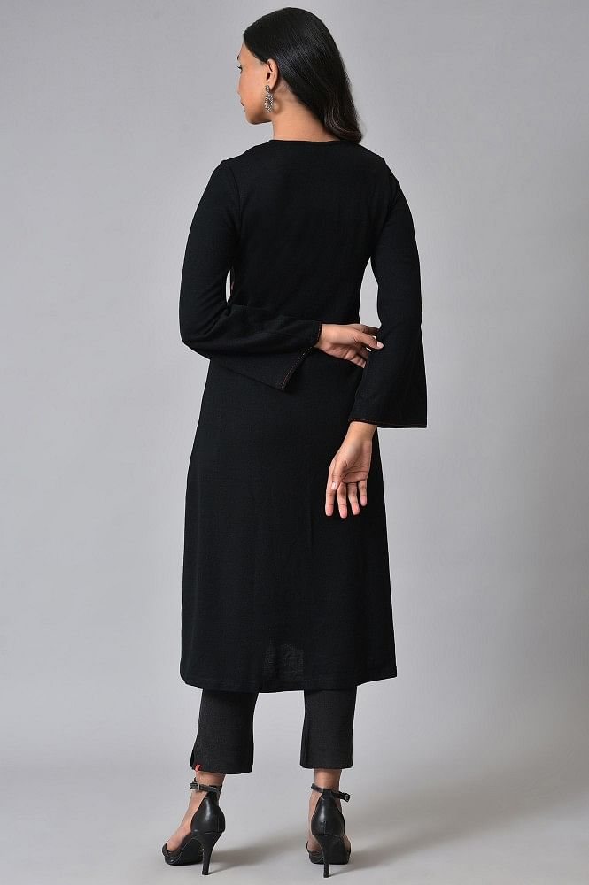 Simple black kurti | Black kurti, Fashion design clothes, Black kurti dress