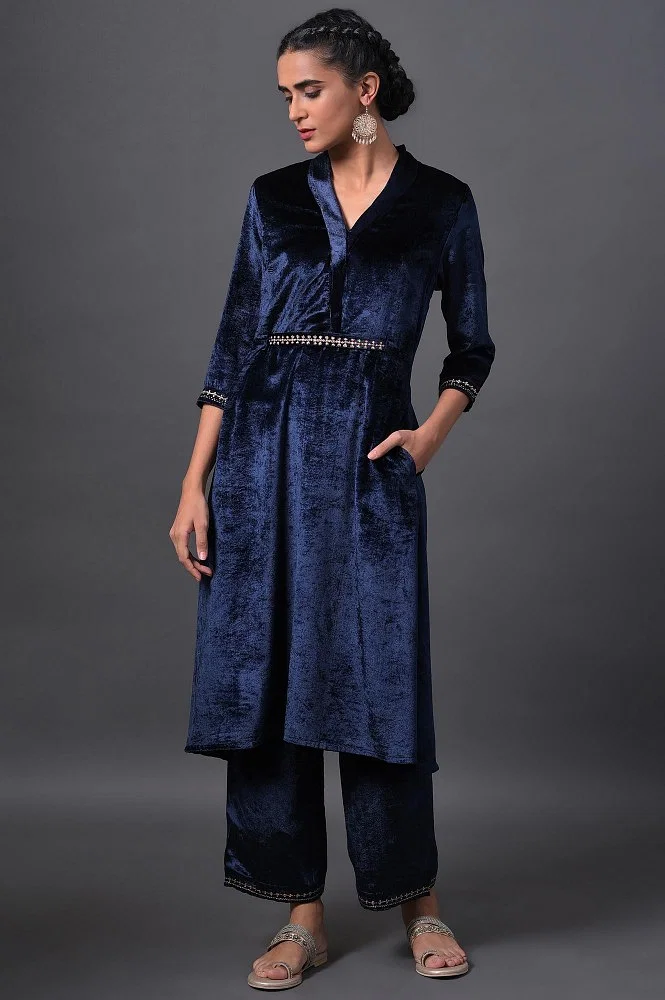 Navy Blue Velvet kurta With Embroidered Belt And Straight Pants