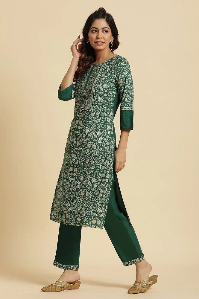 Green Embellished Silk Kurta With Silk Blend Pants And Net Embellished