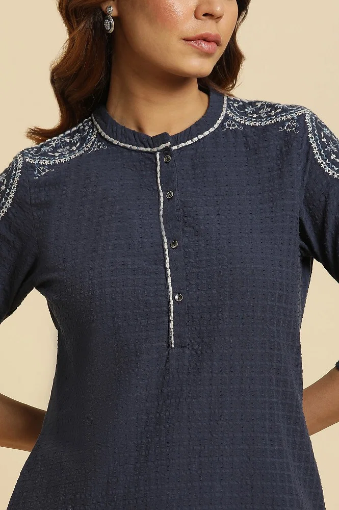 Blue Straight Kurta With Thread Embroidery