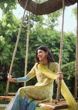 manidrehar❤ | Punjabi fashion, Photoshoot poses, Girl model