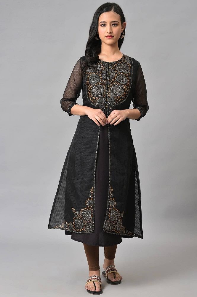 STYLISH WOOLLEN BLACK SLEEVE LESS KURTI WITH PINK JACKET – www.soosi.co.in