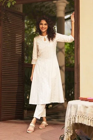 MUSLIN Embroidered Designer Ethnic Gown With Attached Short Jacket, 3/4  Sleeve, Green at Rs 1425 in Mumbai